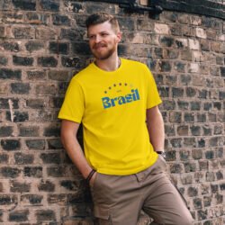 Camiseta justa com modelagem reta masculina